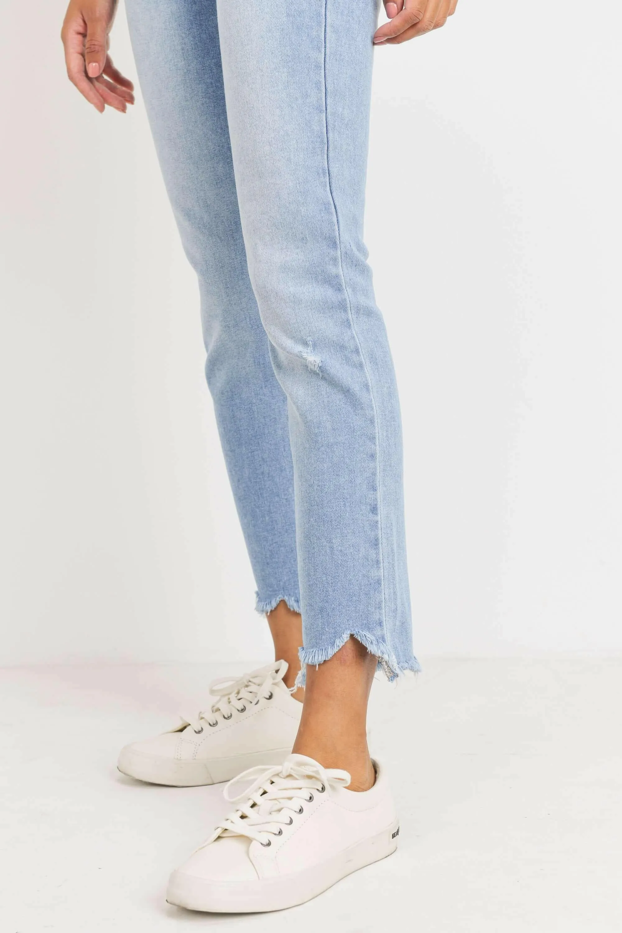 JUST USA MID-RISE STRAIGHT LEG JEAN