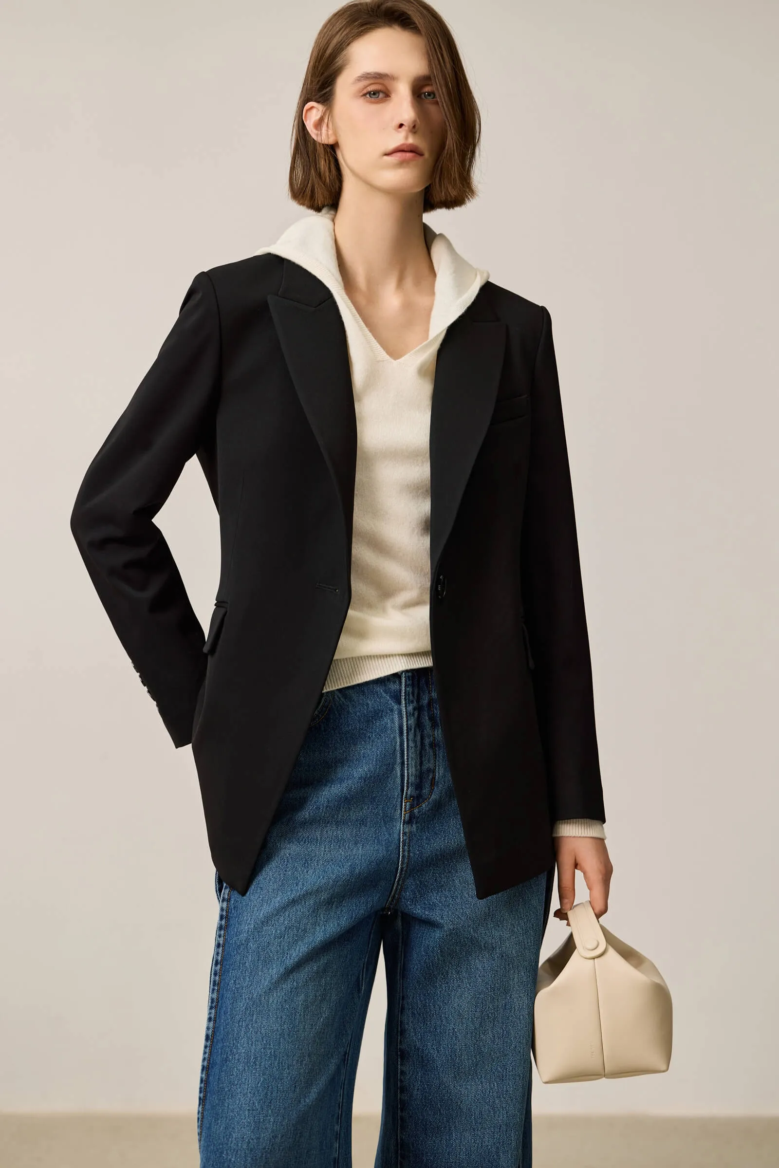 LILY Broad Shoulder Versatile Black Blazer