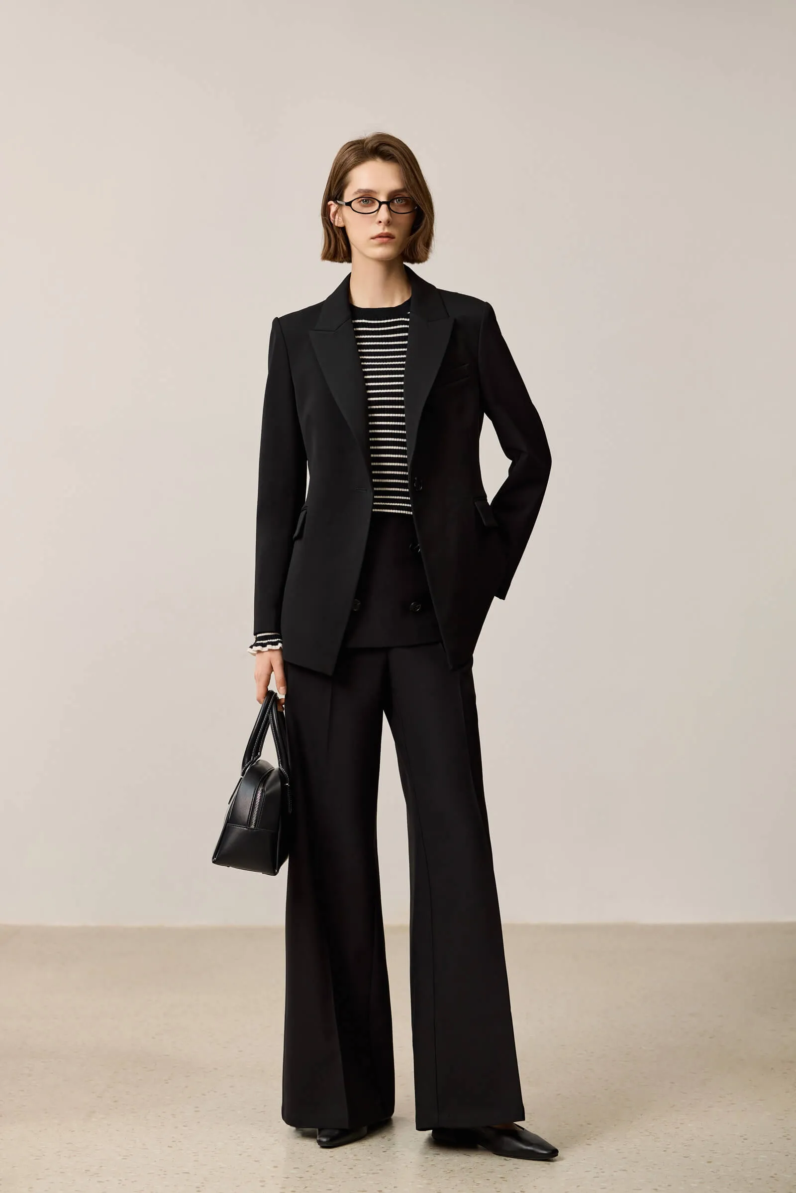 LILY Broad Shoulder Versatile Black Blazer