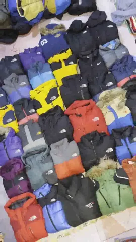 Mix Branded Vintage TNF puffer jackets 36 pieces